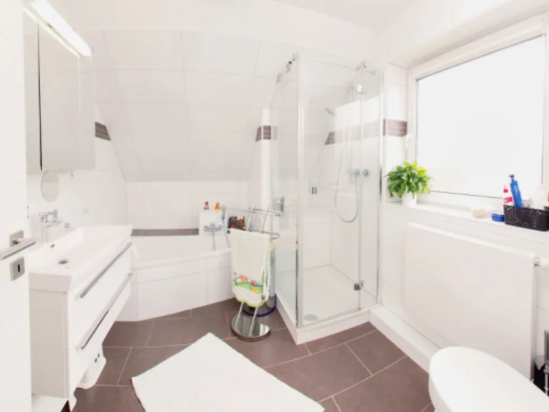 Baño de la casa adosada en Rümpel